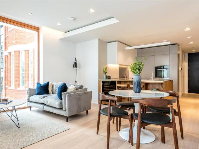 Abernethy House, 47 Bartholomew. 1 bed apartment to rent £3,600 pcm £831 pw
