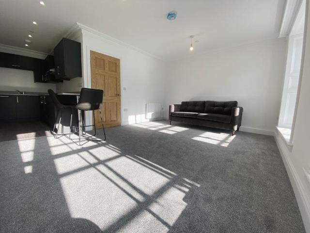 Aberystwyth SY23 2 bed flat to rent £960 pcm £222 pw