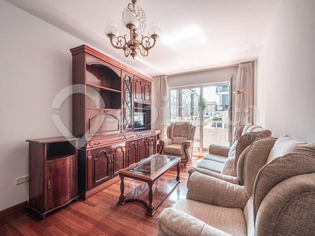 ABITAREA VENDE PISO EN CENTRO URBANO DE MURIEDAS. IMPECABLE Y MUY LUMINOSO. EXCELENTE UBICACIÓN