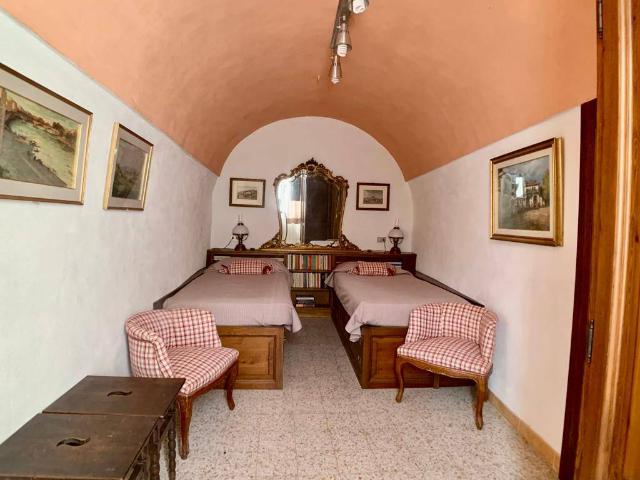 Abitazioni tipiche storiche in vendita a Dolceacqua