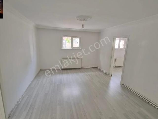 Abidin Paşada Hataneye Metroya Yakın 3+1 Kiralık Daire