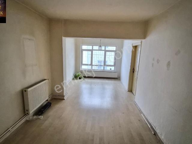 Abidin Paşada 2+1 Balkonlu Kot 2 De Kiralık Daire