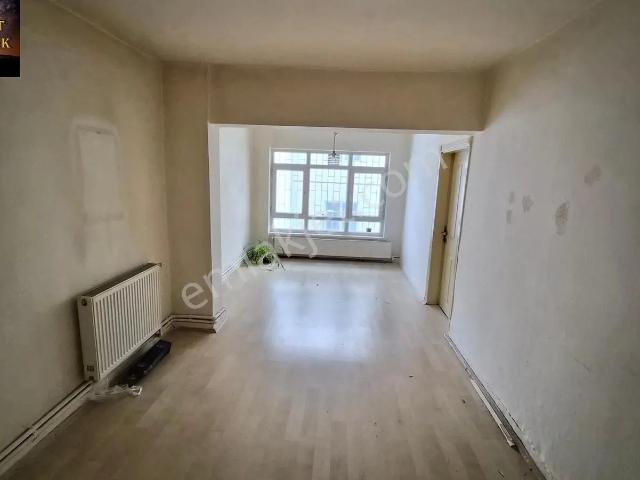Abidinpaşada 2+1 Kot 2 De Balkonlu Kiralık Daire
