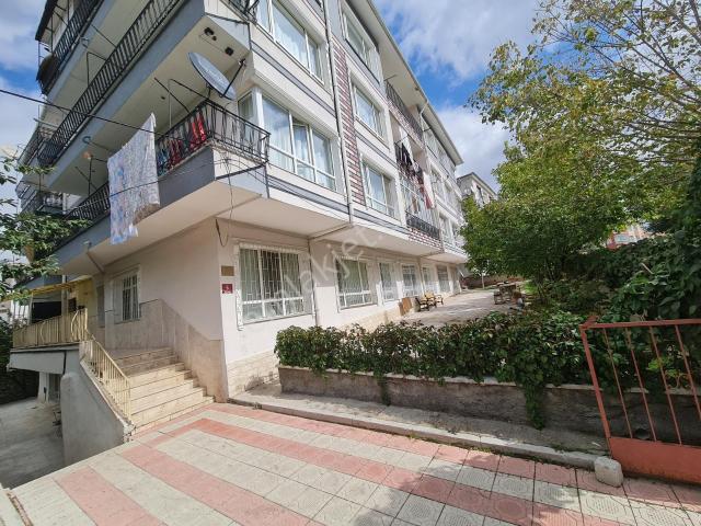 Abidinpaşada 3+1 Ara Kat Ön Cephe Kiralık Daire