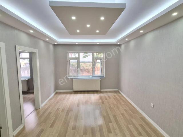Abidinpaşada Cadde Üzerinde Full Yapılı 1. Kat 3+1 Satılık Daire