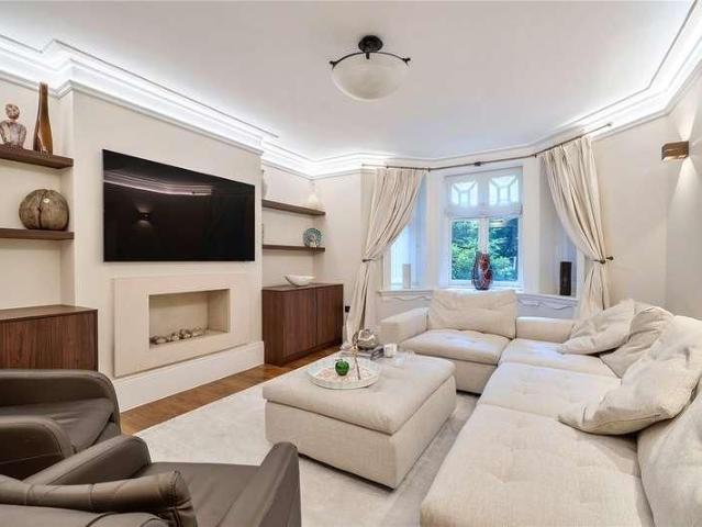 Abingdon Court, W8