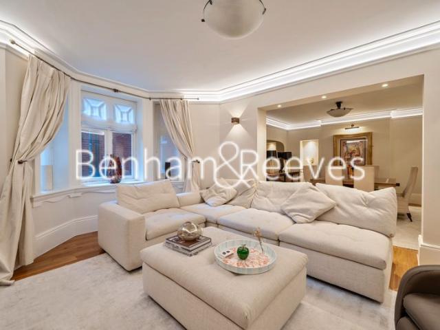 Abingdon Court, Kensington W8, 5 bed flat to rent, £10,833 pcm | PrimeLocation