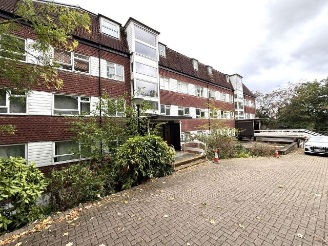 Abingdon Lodge, 12 Beckenham Lane, Bromley, Kent BR2, 2 bed flat to rent, £1,600 pcm | PrimeLocation