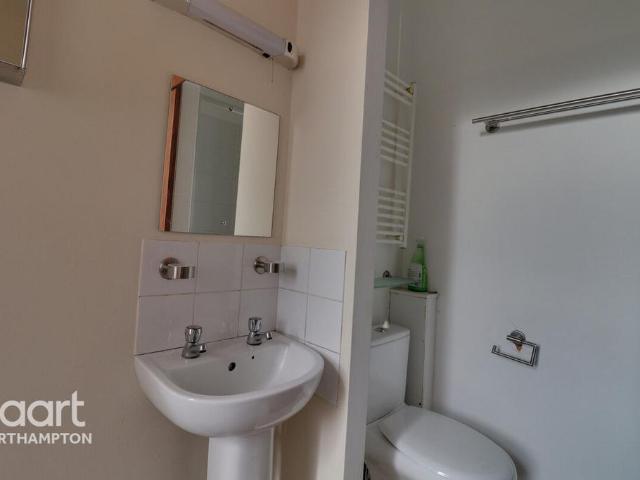Abington Avenue, Northampton 1 bed apartment to rent £650 pcm £150 pw