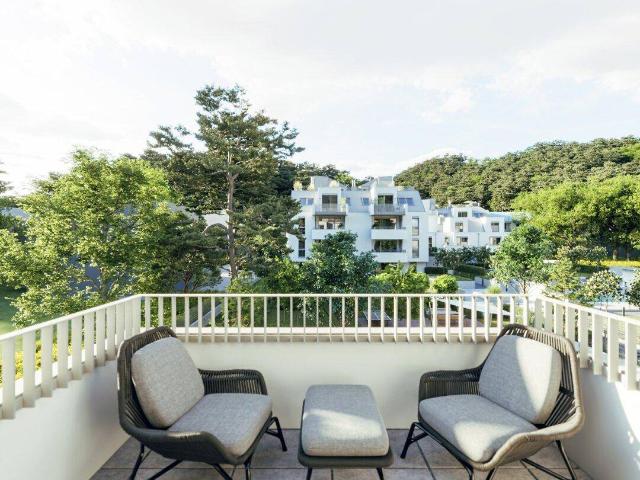 Abkühlen im hauseigenen Pool. Ihre Traumwohnung mit Terrasse oder Garten und Fernblick Nähe Maurer Wald PROVISIONSFREI !