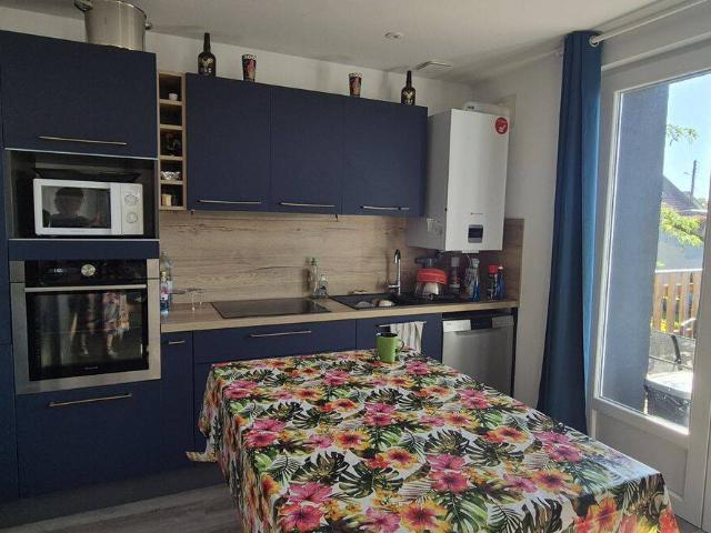 Abrest, Maison F5 en triplex avec terrasse et jardin