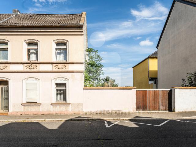 Abriss oder Kernsanierung? Einfamilienhaus in Bedburg