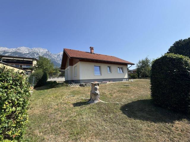 Absam bei Innsbruck: Gepflegtes Einfamilienhaus auf 904 m² Sonnen Grundstück mit Potenzial für über 420 m² Wohnnutzfläche!