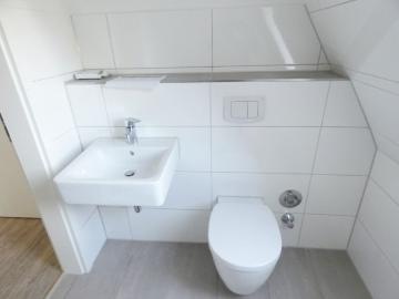 Absolut ruhig gelegene und modernisierte 2 Zi. Maisonette Whg.mit Balkon E Steele!
