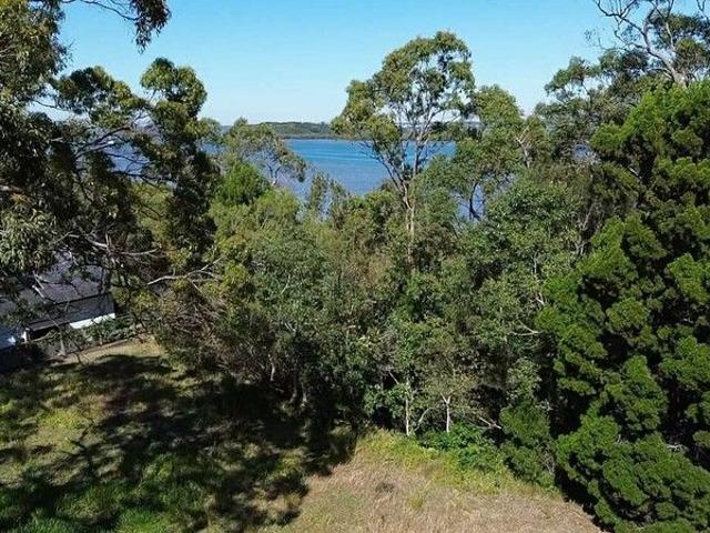Absolute Waterfront Block 1,100m2 with Stunning Sunsets