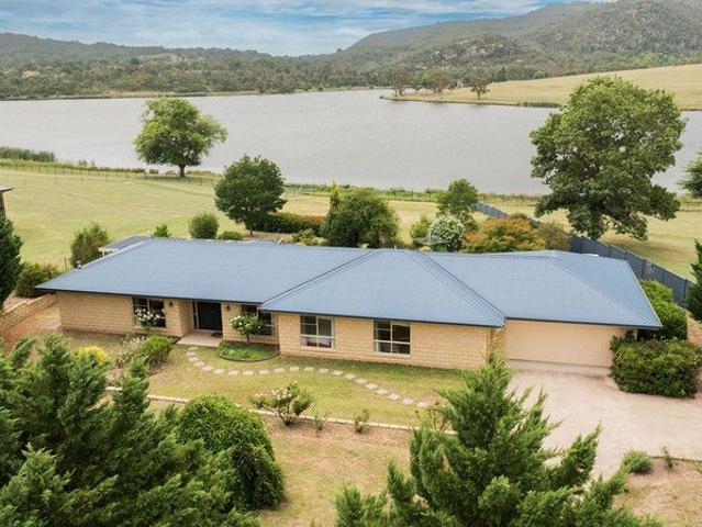 Absolute Waterfront Estate 3,114m² of Private Lakefront Living