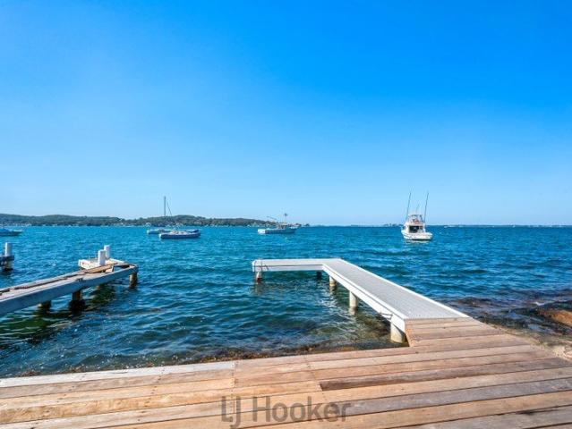 ABSOLUTE WATERFRONT LUXURY WITH PREMIUM BOATING FACILITIES