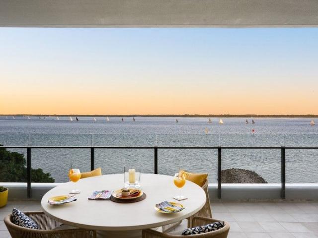 Absolute Waterfront Lifestyle in the Exclusive Allisee