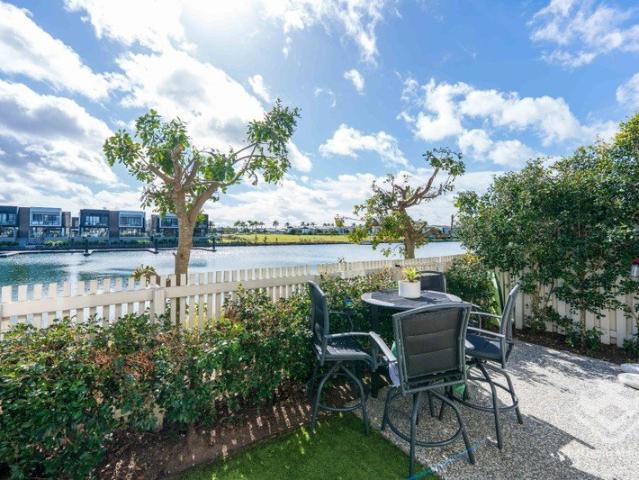 Absolute Waterfront Living | North Facing Townhouse | Walk to Hope Island Marketplace