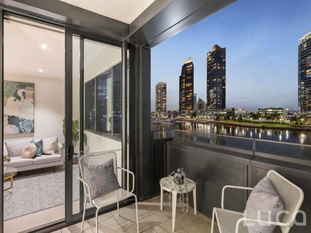 ABSOLUTE WATERFRONT LIVING ON COLLINS STREET