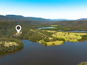 ABSOLUTE WATERFRONT PEACE BEAUTY NATURE RARE HIDDEN PRIVACY
