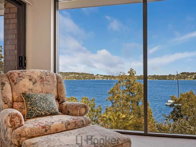 ABSOLUTE WATERFRONT