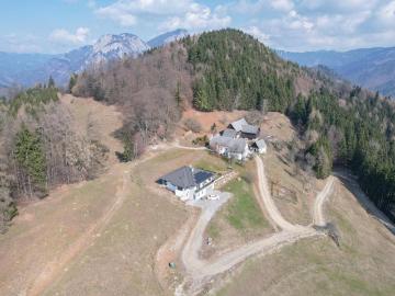 Absolute Alleinlage! 23 ha Naturidyll mit Wohnhaus, Bauernhof & Nebengebäuden