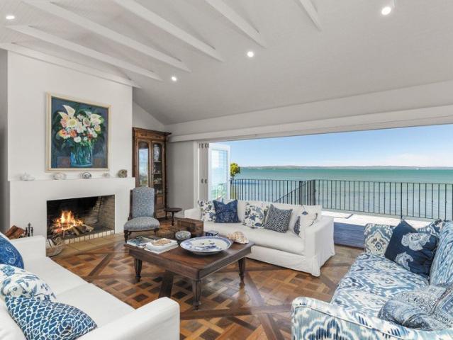 Absolute Bayfront Enchantment, Beauty and a Lifestyle as Irreplaceable as the View