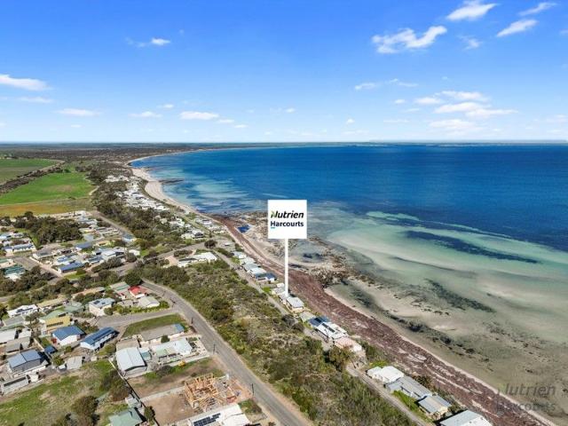 Absolute Beach Front Shack Renovate, Rebuild or Relax