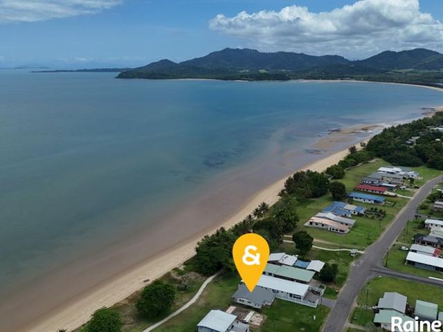 Absolute Beach Frontage The perfect Gateway to the Great Barrier Reef