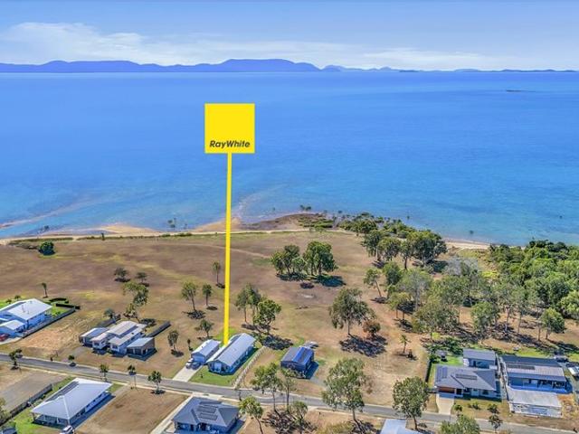 ABSOLUTE BEACHFRONT | MODERN HOME | WHITSUNDAY LIFESTYLE