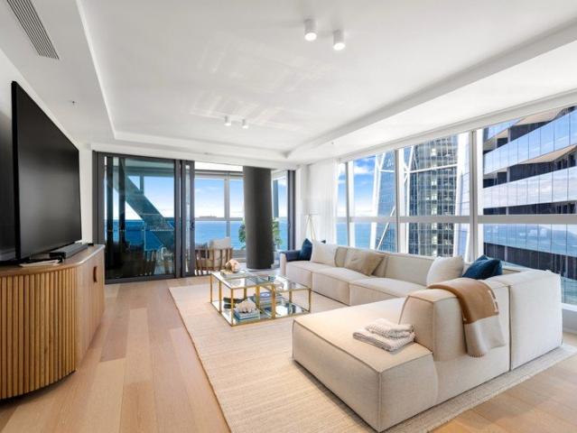 Absolute Beachfront Apartment With Breathtaking Ocean Views