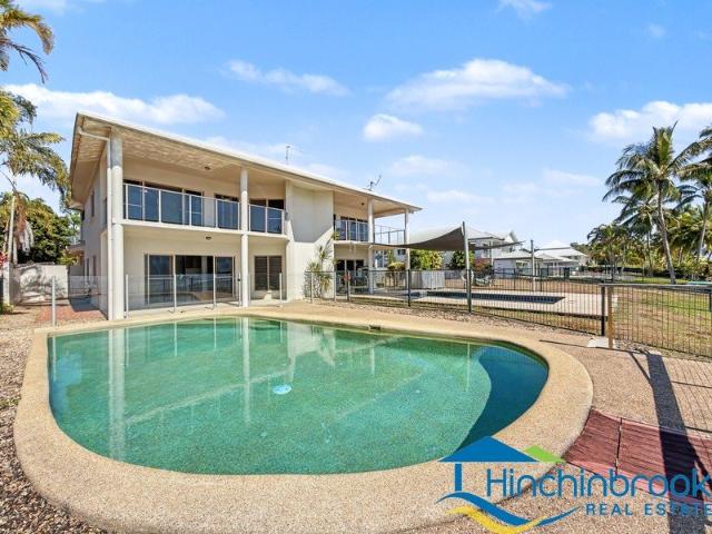 Absolute Beachfront Luxury Your Private Paradise on the Coral Sea