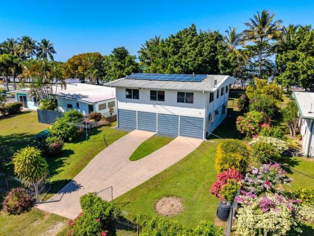 Absolute Beachfront Living 3 Hargeave Street, Kurrimine Beach