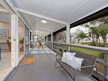Absolute beachfront living no roads, walkways or bike paths, just a beautiful sandy beach right at your doorstep