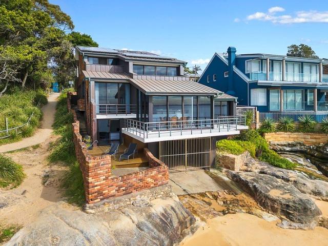 Absolute Beachfront Paradise With A Boathouse And Self Contained Studio