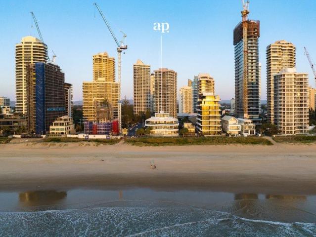 Rare Absolute Beachfront Two Level Penthouse on 1,113sqm* Corner Site with 30m* Frontage & Exceptional Redevelopment Potential