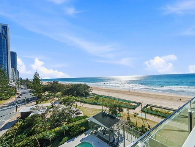 Absolute Beachfront 1 bedroom