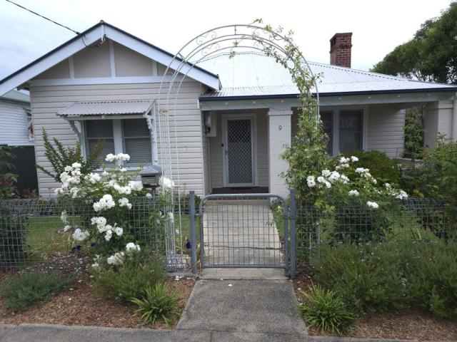 Absolute central, charming Califorian Bungalow Bega home