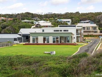 Absolute Coastal Sophistication with Flinders Bay Views