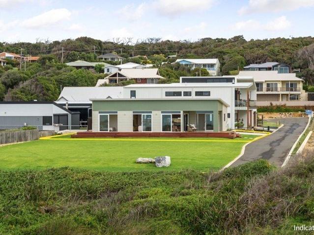 Absolute Coastal Sophistication with Flinders Bay Views
