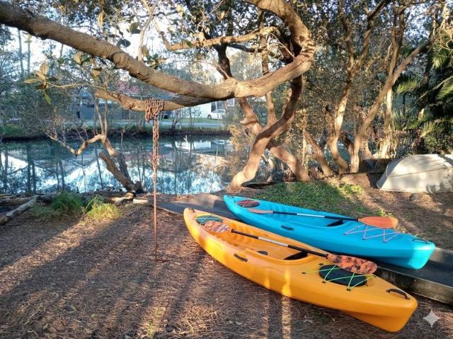 Absolute creek front access to Lake Macquarie