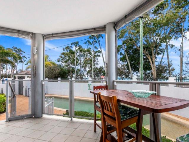 1ST WEEK RENT FREE! Fully Furnished with Uninterrupted Bay Views