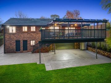 Absolute family flexibility with modern appeal in Murray Farm Public zone