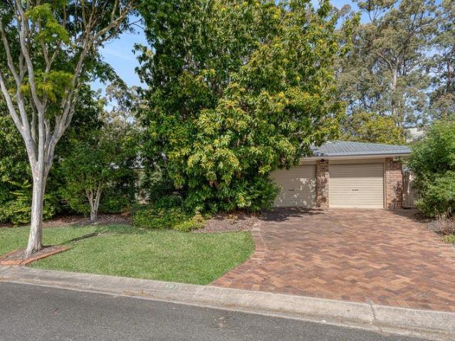 Absolute Lifestyle Perfection Immaculate Family Home in a Tightly Held Prestige Setting