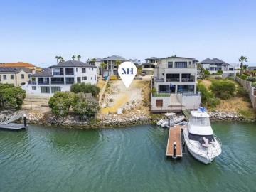 ABSOLUTE MARINA FRONT PRESTIGE
