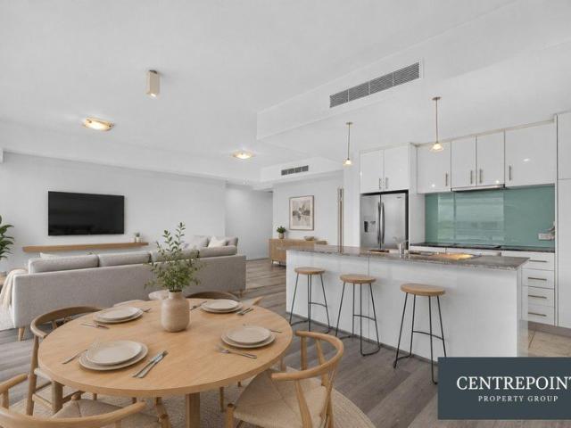 ABSOLUTE OPPORTUNITY! TOP FLOOR APARTMENT WITH RIVER VIEWS