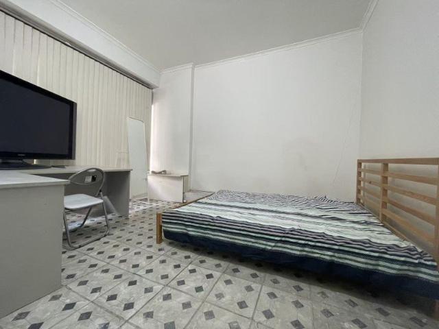 Absolute Premier Location Fully Furnished one bedroom