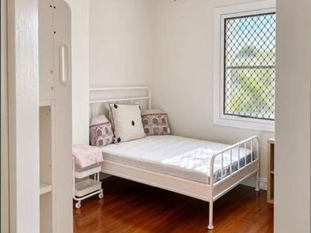 Absolute Premier Location Fully Furnished one bedroom