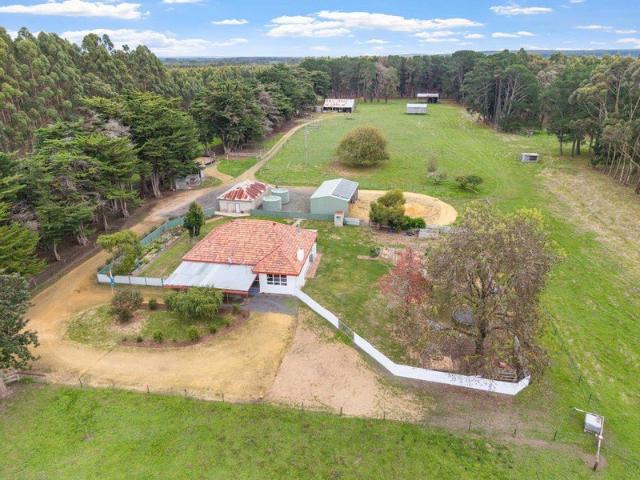 Absolute Privacy and Self Sufficiency on 25 Acres